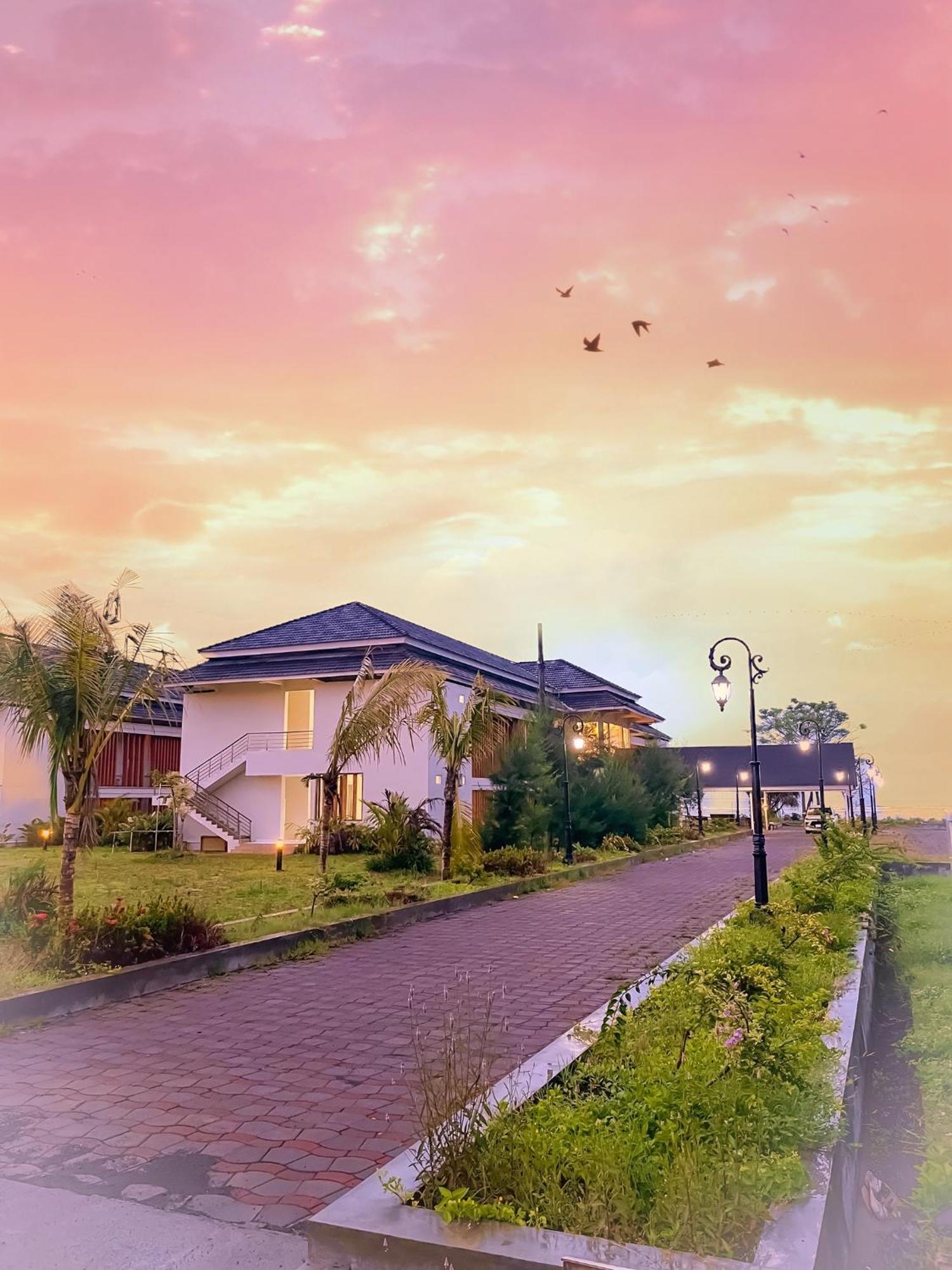Horison Resort Antawirya Jepara Extérieur photo